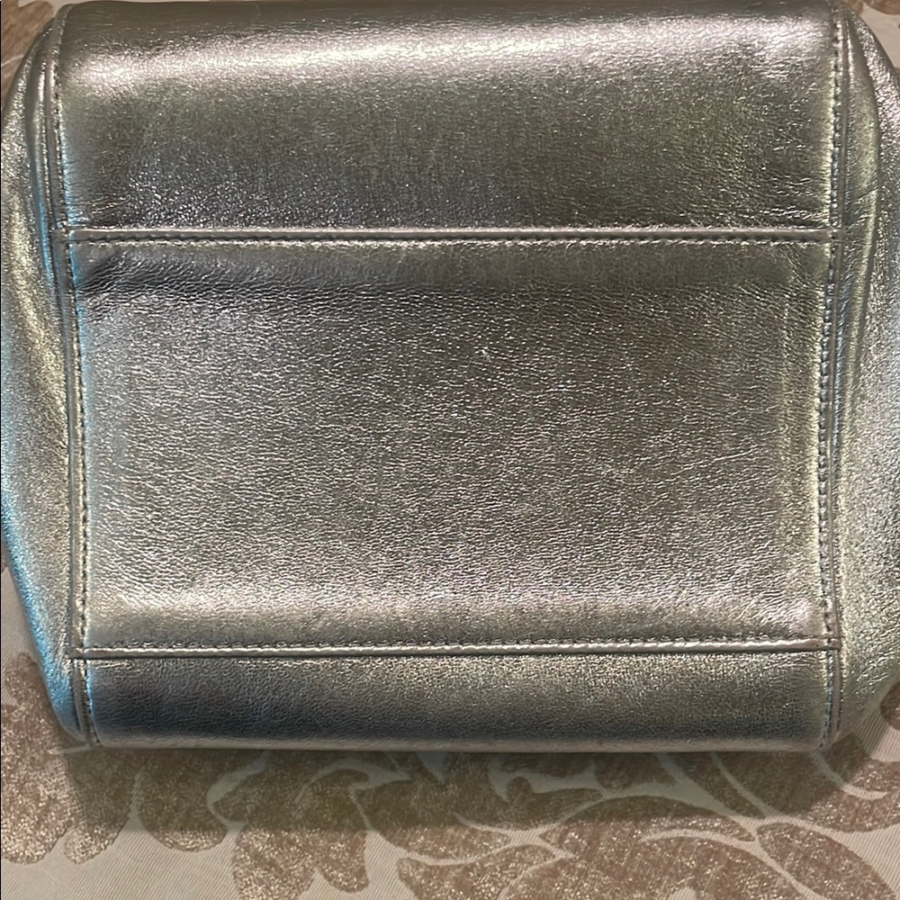 Chanel Metallic Silver Quilted Shoulder Bag - Picture 5 of 8